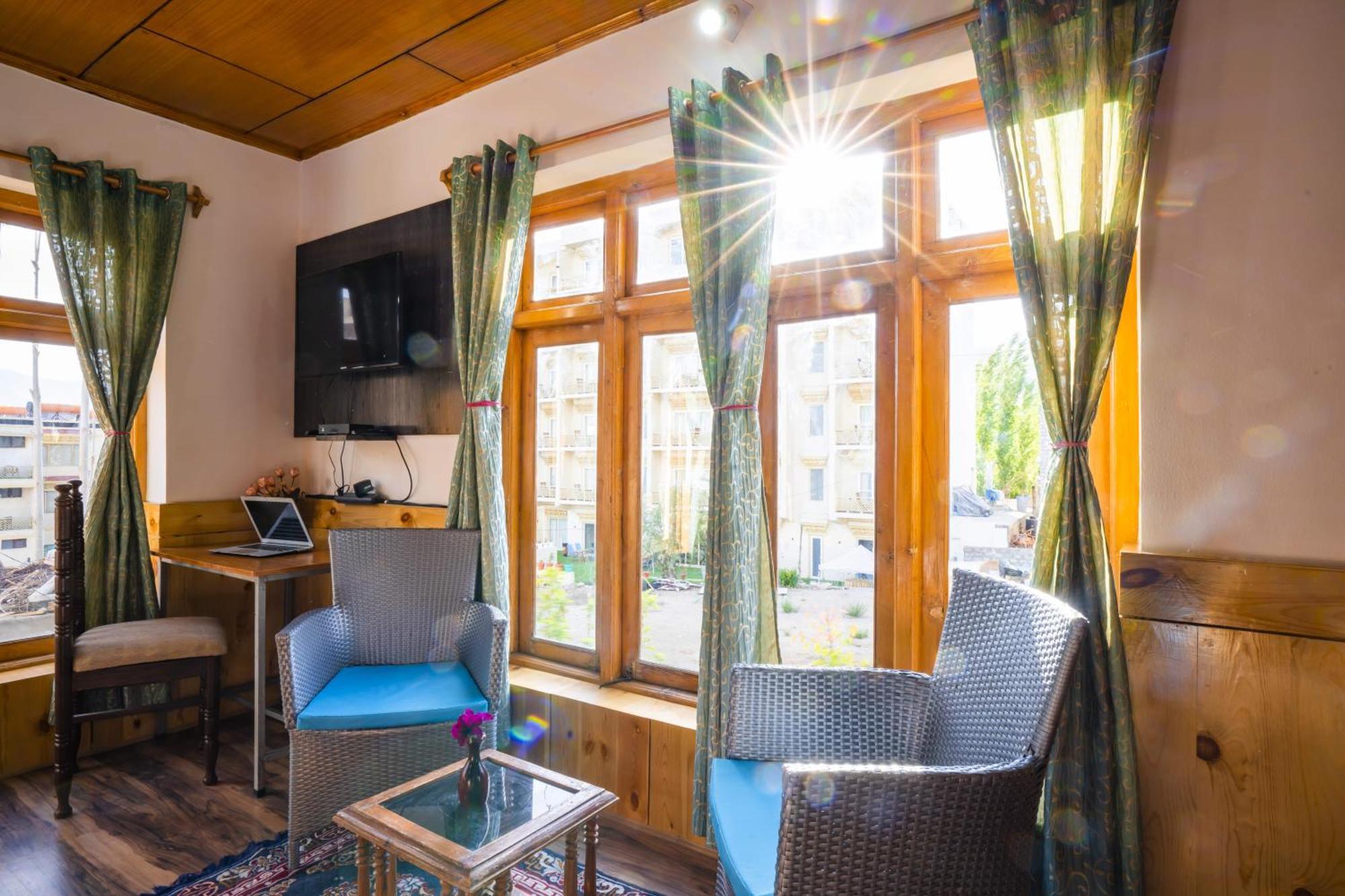 Rainbow Holiday Home レー エクステリア 写真